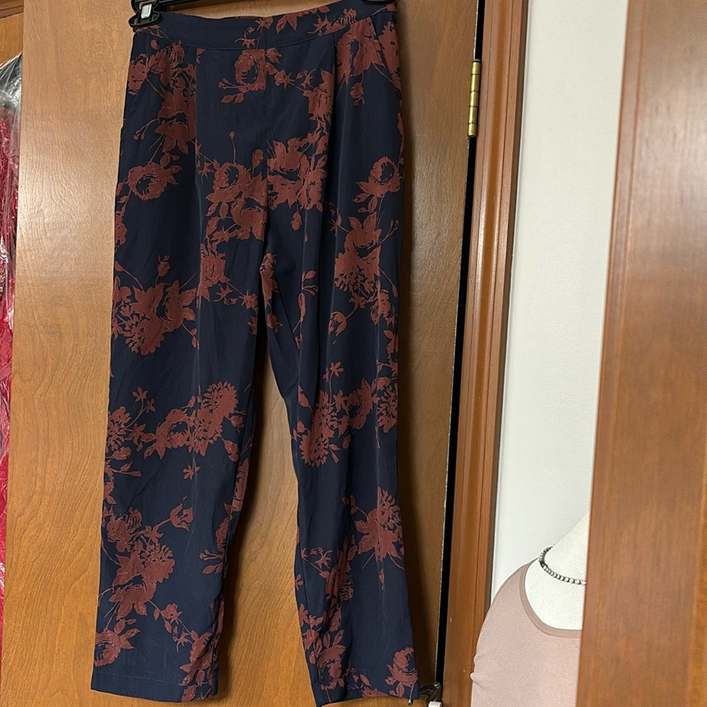 Dillard's Skies are Blue Floral Print Ankle Pants Navy Rust
#1